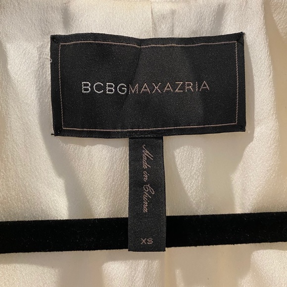 BCBG White Crop Blazer - Picture 3 of 3